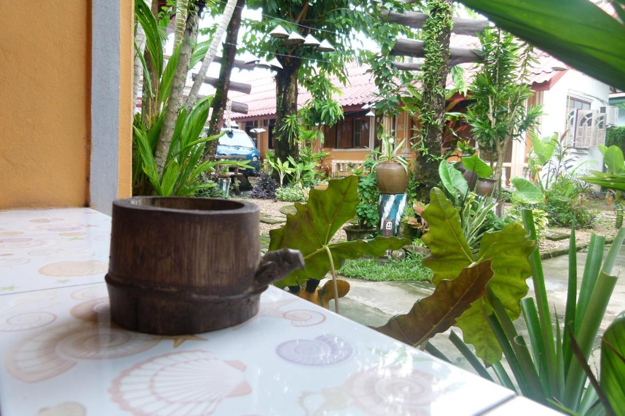 Khamphouy Guesthouse Champasak Exterior foto