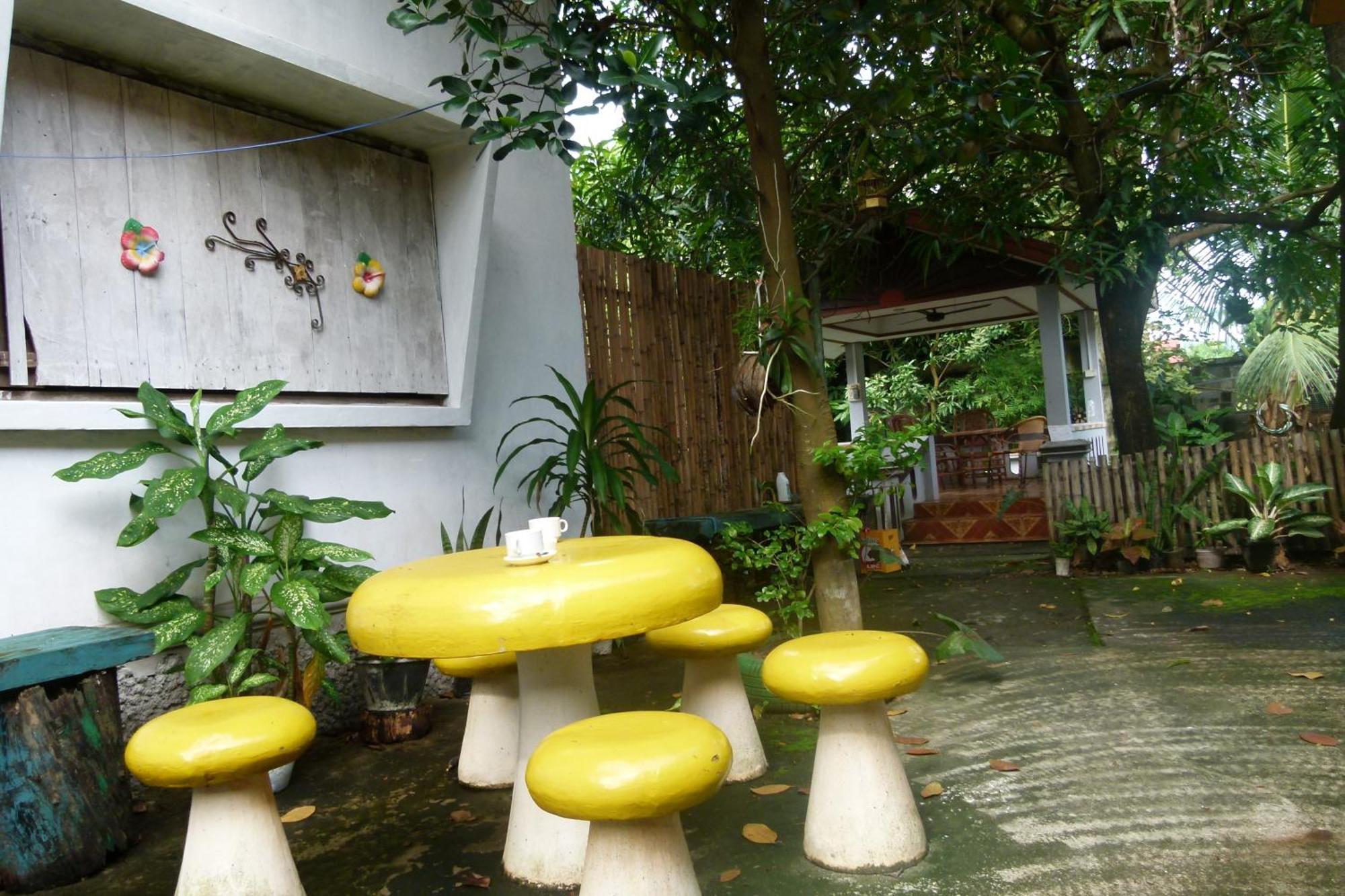 Khamphouy Guesthouse Champasak Exterior foto