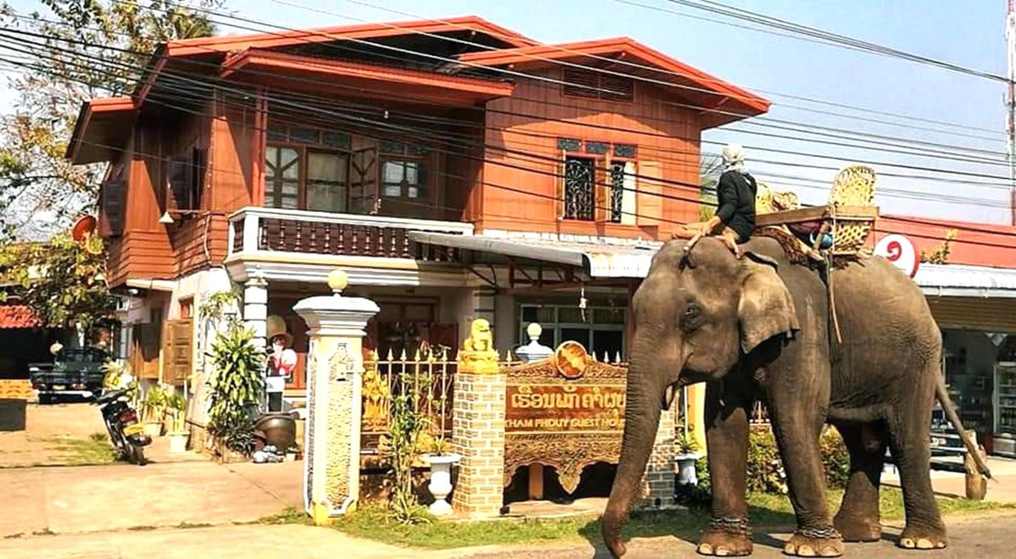 Khamphouy Guesthouse Champasak Exterior foto