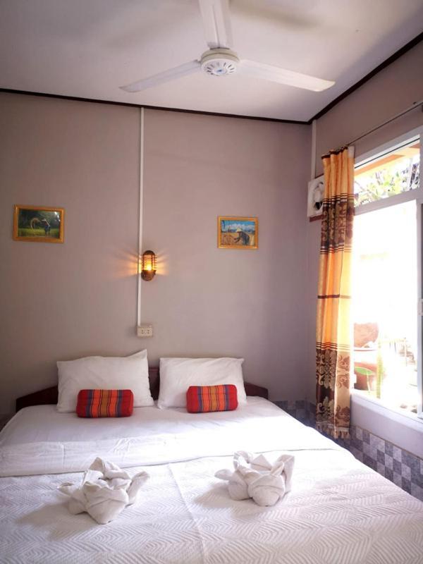 Khamphouy Guesthouse Champasak Exterior foto