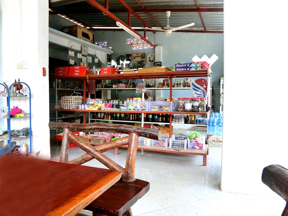 Khamphouy Guesthouse Champasak Exterior foto